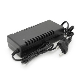 Зарядний пристрій для акумуляторів Li-ion 16,8V,4S,5A,штекер 5,5х2,5мм 135 x 70 x 36 мм. Вес: 250 г