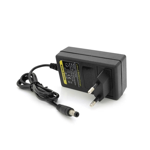 Зарядний пристрій для акумуляторів Li-ion 8.4V2A,штекер 5,5х2,5мм, LED-індикація