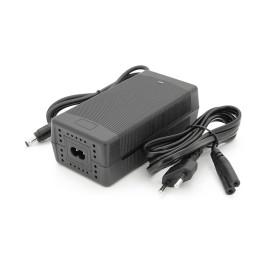Зарядний пристрій для акумуляторів Li-ion 16,8V,4S,7A, штекер 5,5х2,5мм, 135x55x45mm.300 г