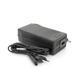 Зарядний пристрій для акумуляторів Li-ion 16,8V,4S,10A, штекер 5,5х2,5мм, 135x55x45mm. 0,5 кг