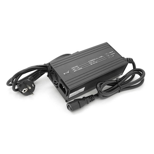 Зарядний пристрій для акумуляторів Li-ion 12V(12,6V),3S,15A,штекер Triangle plug (T-tipe/IEC/C13 N+L-) LED-індикація, 137x90x50mm
