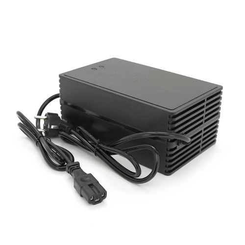 Зарядний пристрій для акумуляторів LiFePo4 72V(87,6V),24S,8A,750W, штекер Triangle plug (T-tipe/IEC/C13 N+L-), індикація, 220х122х86mm, 1.5kg