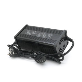 Зарядний пристрій для акумуляторів Li-ion 48V(54.6V),13S,10A, штекер Triangle plug (T-tipe/C13/IEC). 185x88x60mm. 1,5 кг