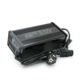 Зарядний пристрій для акумуляторів Li-ion 72V(84V),20S,15A, штекер Triangle plug (T-tipe/IEC/C13 N+L-),185x88x60mm