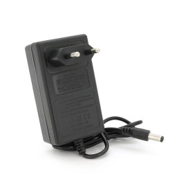 Акумулятор для електроінструменту JDS-48VF-15, Li-Ion 21V/3900mA, 15*18650, роз'єм зарядки 5,5*2,5 мм, 120х87х72mm + зарядний пристрій (тип Makita)