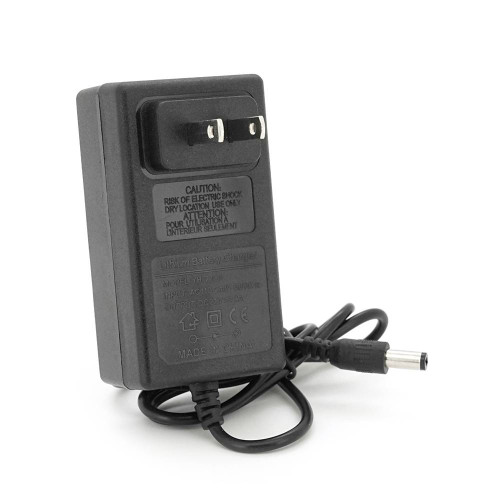 Зарядний пристрій для акумуляторів Li-ion 21V,5S,2A,штекер 5,5х2,1мм,LED-індикація + перехідник